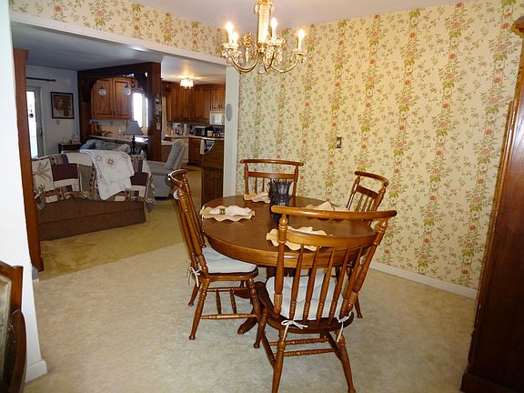 3rd image of 3208 N Bigelow St