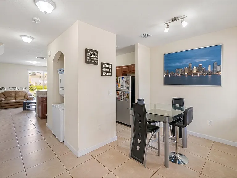 3065 SE 1st Dr #6 — Photo 4