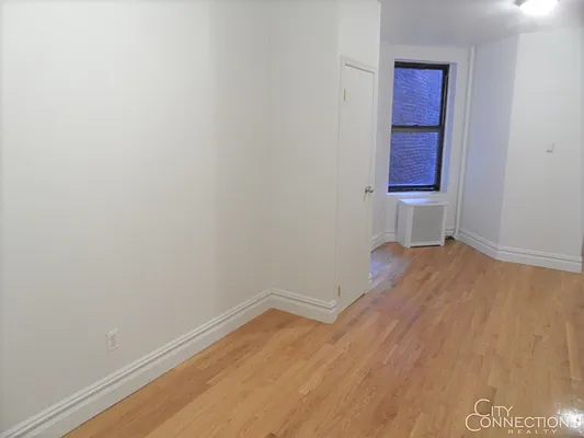 Rented by City Connections Realty | media 15