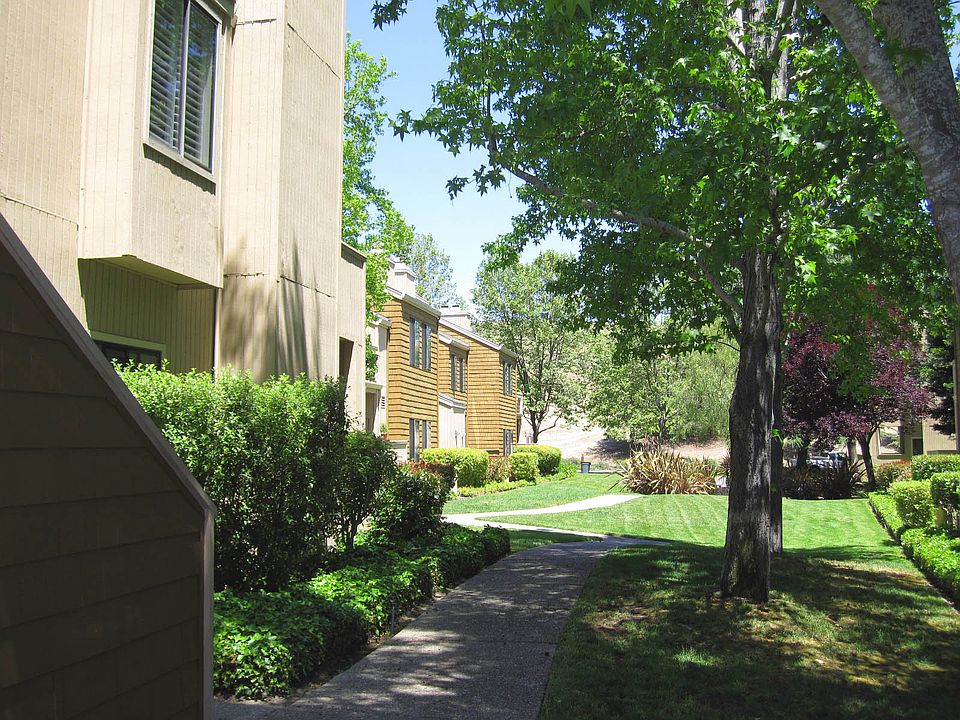 Ideally Located with Views of the Courtyard