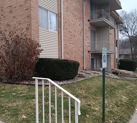 3rd image of 756 W Kilgore Rd APT 204
