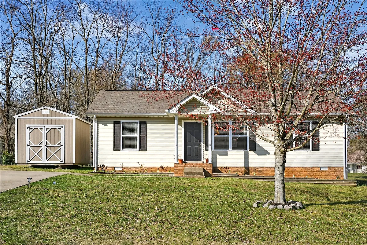 Building Photo - 573 Somerset Ln
