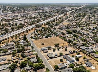 2595 Pine St, Selma, CA