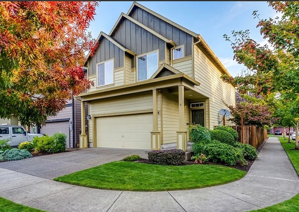 203 NW Mandi St