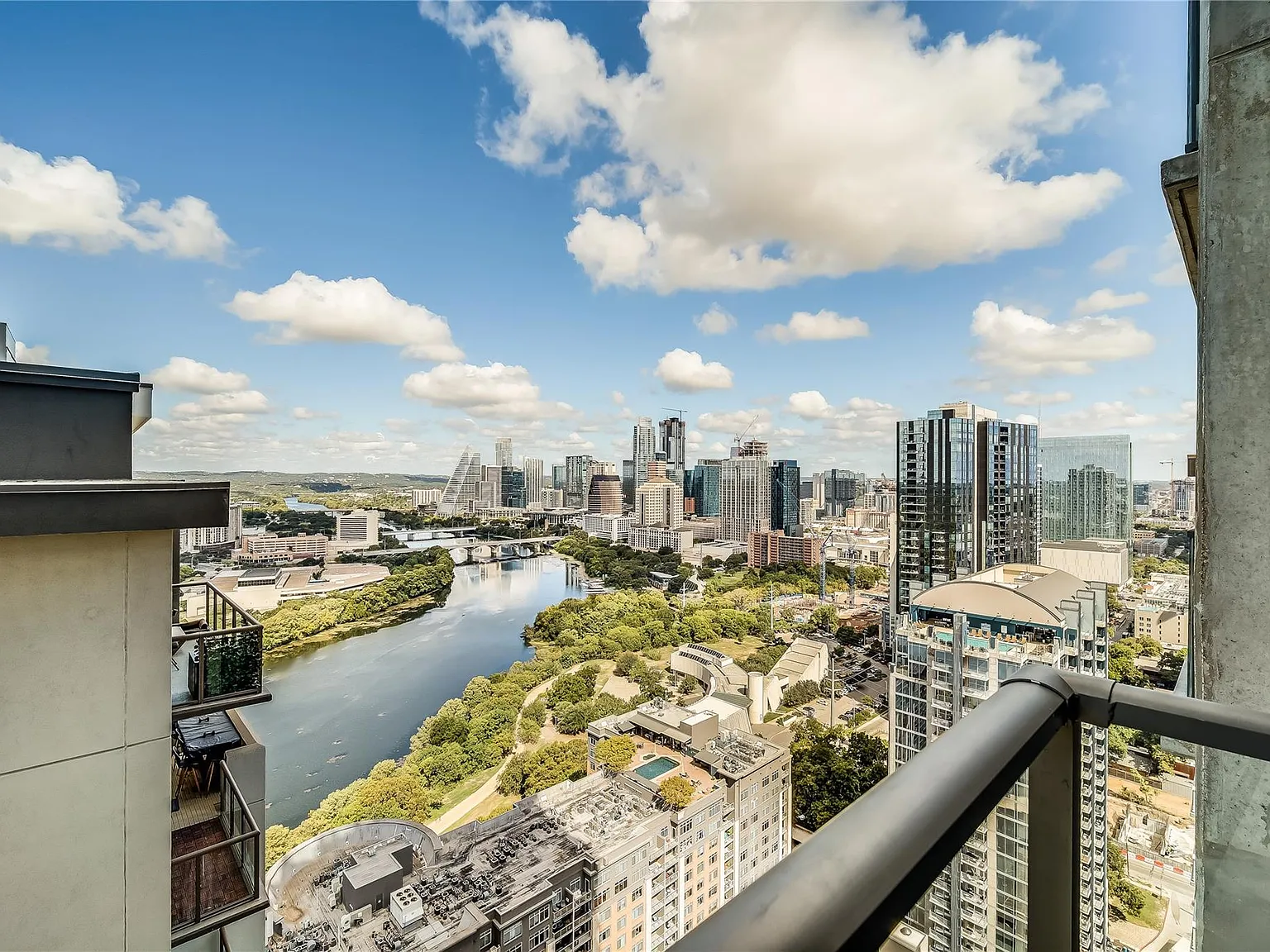 1 bed, 1.0 bath, 633 sqft, $2,900 — Photo 2