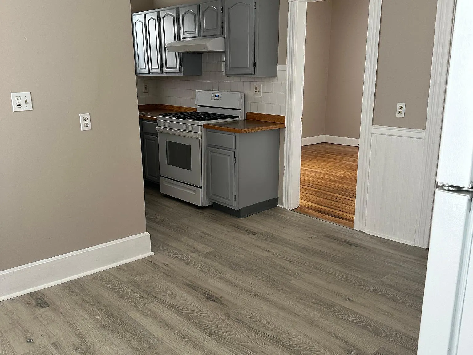 3 bed, $2,100 — Photo 4