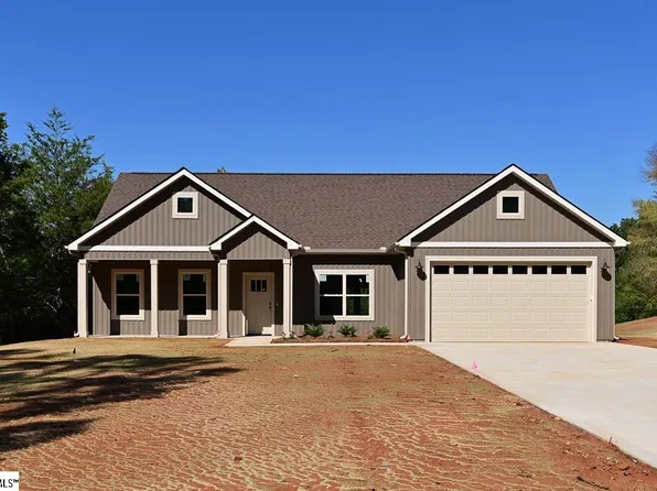 552 Hellams Rd, Gray Court, SC 29645
