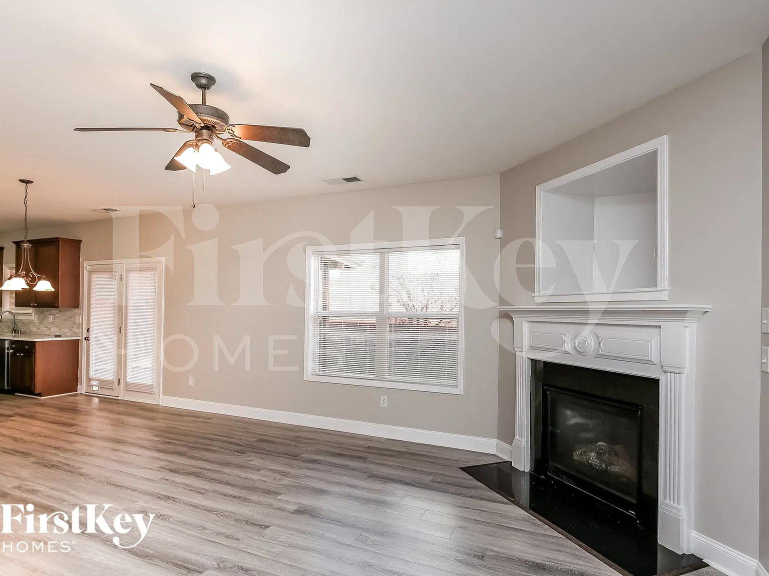 5 bed, 4.0 bath, 2290 sqft, $2,890 — Photo 3