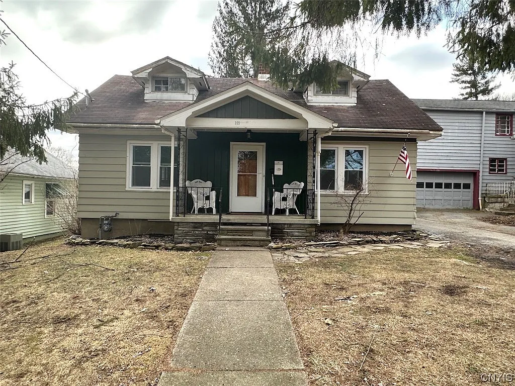 355 W State St photo 1