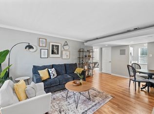 10130 Manchester Rd, Saint Louis, MO 63122