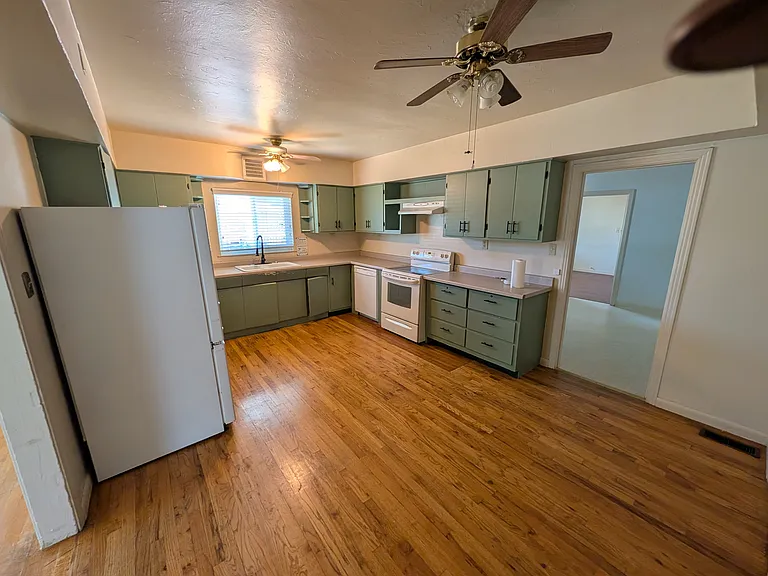 20708 N Sunshine Rd — Photo 8
