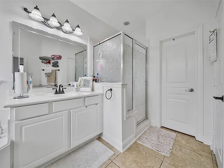 3831 Lakeridge Canyon Dr — Photo 12