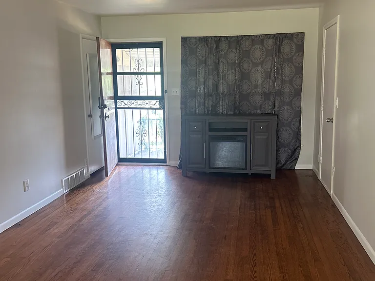 2621 NW 49th St — Photo 13