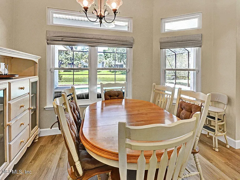 952 Blackberry Ln — Photo 14