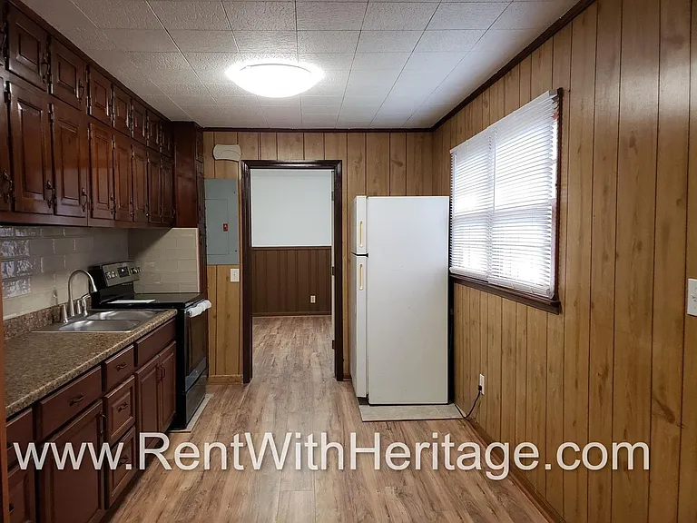 11931 Veterans Memorial Hwy — Photo 7