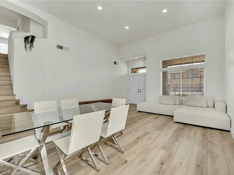2560 Sundew Ave — Photo 31