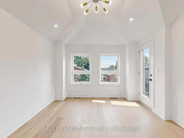 42 Guthrie Ave — Photo 23