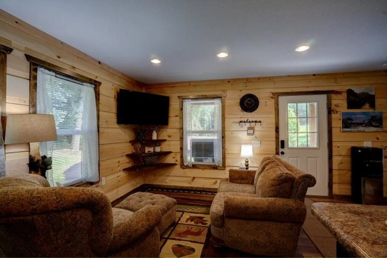 2 bed, 1.0 bath, 1097 sqft, $3,829 — Photo 4
