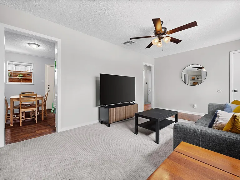2203 Ventura Dr #B — Photo 6