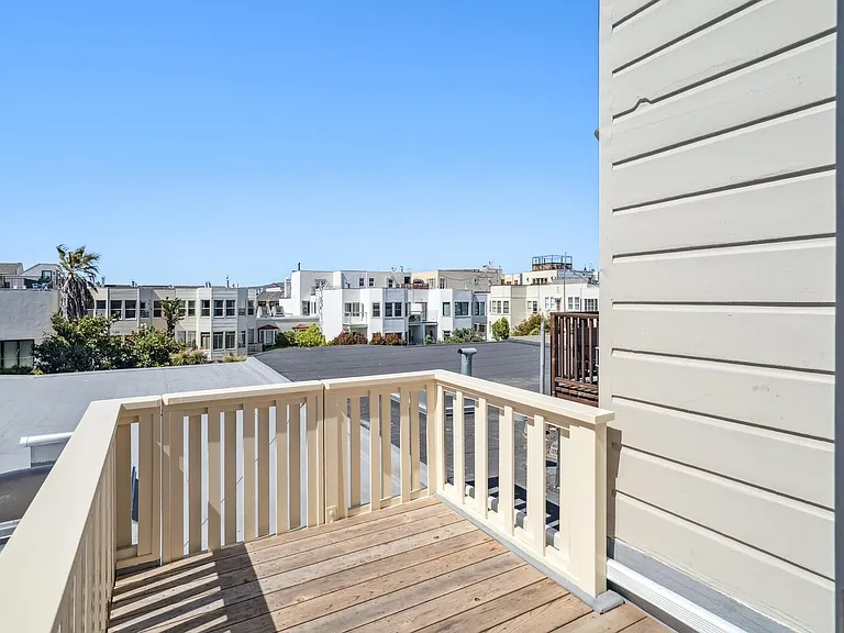 1750 N Point St — Photo 54