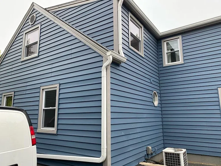 1207 N Eagle St — Photo 11
