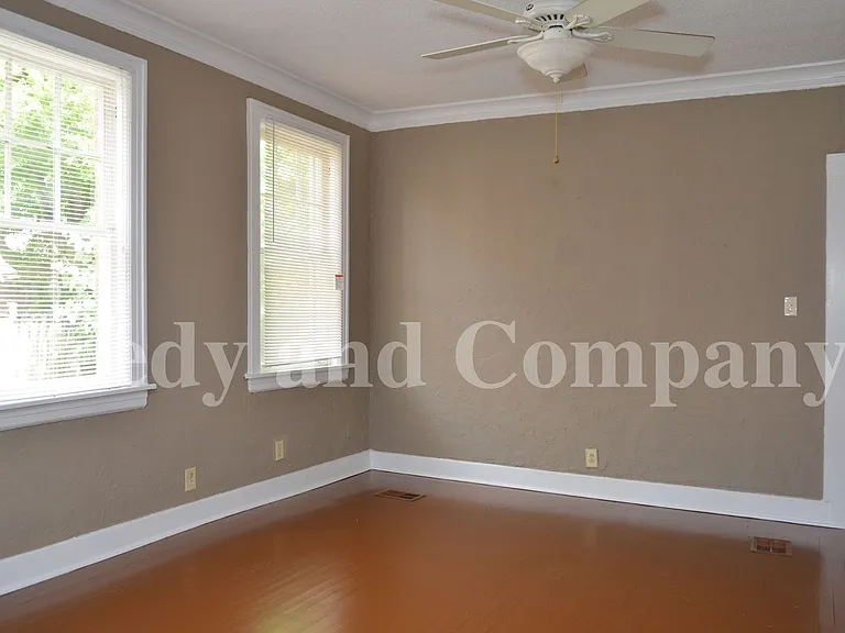 First Month Free; Adorable Duplex In Crosstown Area! — Photo 6