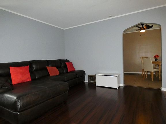 4th image of 217 Geneva Ave