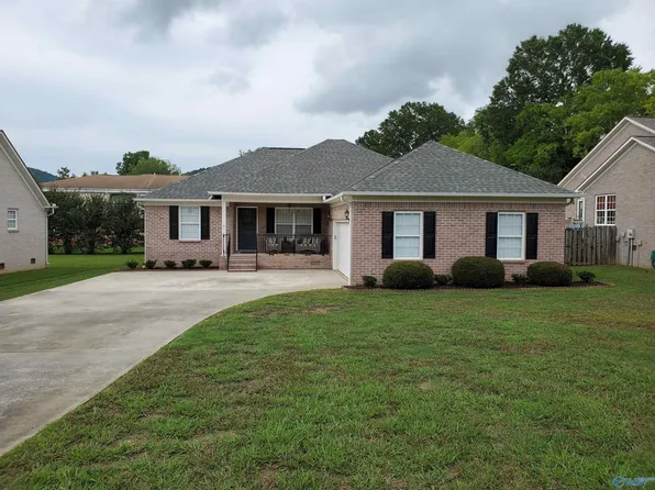405 E Charlotte Ave, Scottsboro, AL 35768