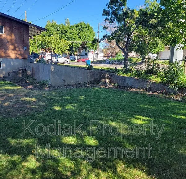 4099 S Madison Ave — Photo 31
