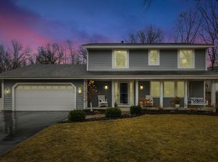 8634 Wood Cliff Cir S, Minneapolis, MN 55438