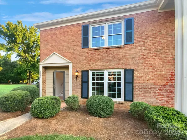 6681 Bunker Hill Cir, Charlotte, NC 28210