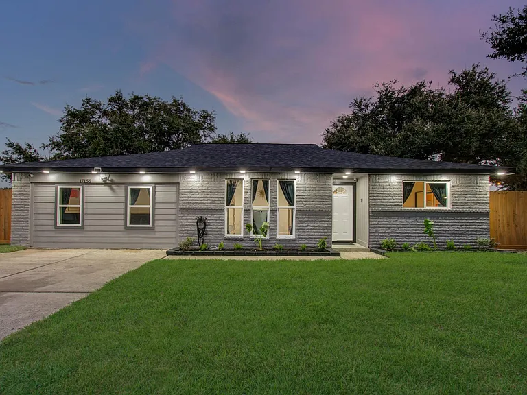 17155 Barcelona Dr — Photo 41