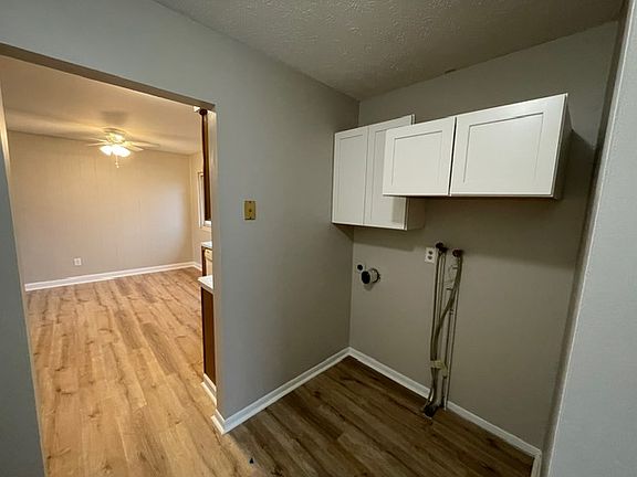 5th image of 1014 E 348th St