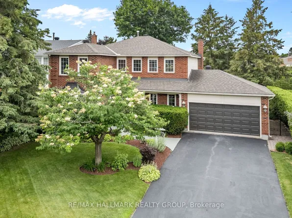 1348 Turner Cres, Ottawa, ON K1E 2Y4