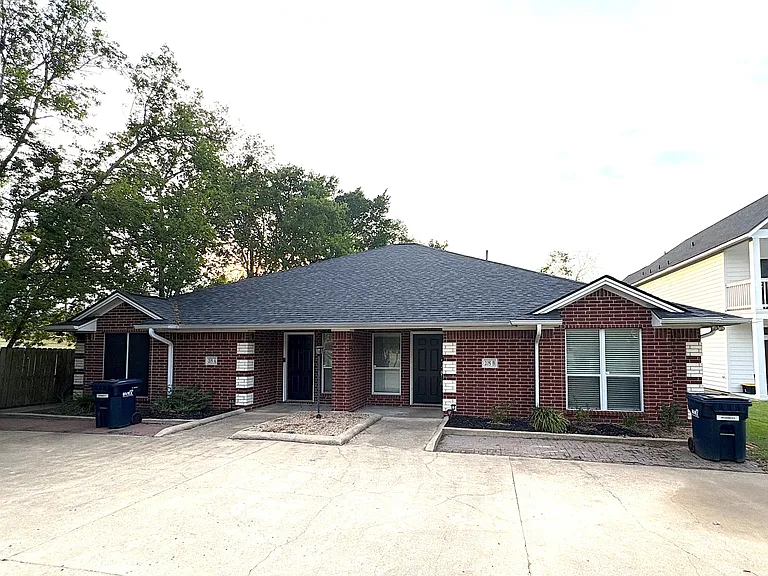 205 Cooner St — Photo 2
