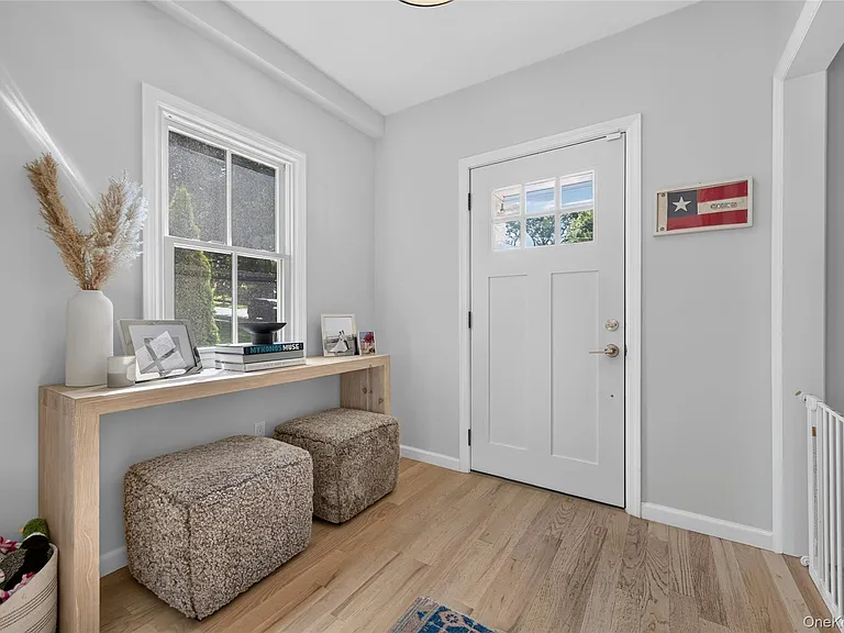 15 Bayview Ave — Photo 5