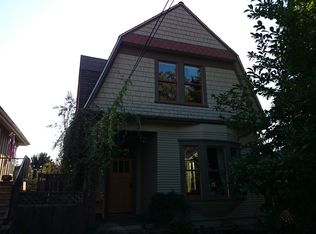 318 22nd Ave E, Seattle, WA 98112