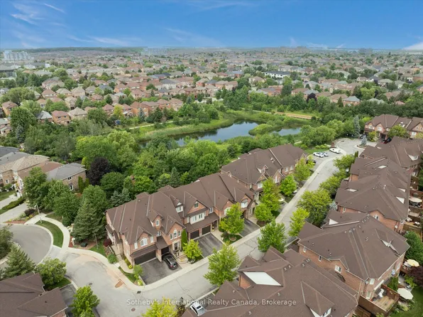 300 Ravineview Way #41, Oakville, ON L6H 7J1