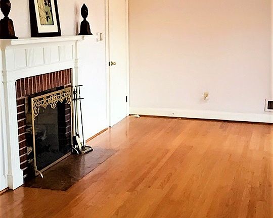 5th image of 215 Bedford Forest Ave