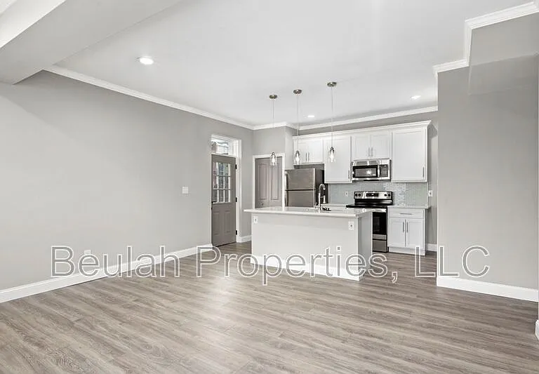 1200 Allen Ave #2R — Photo 4