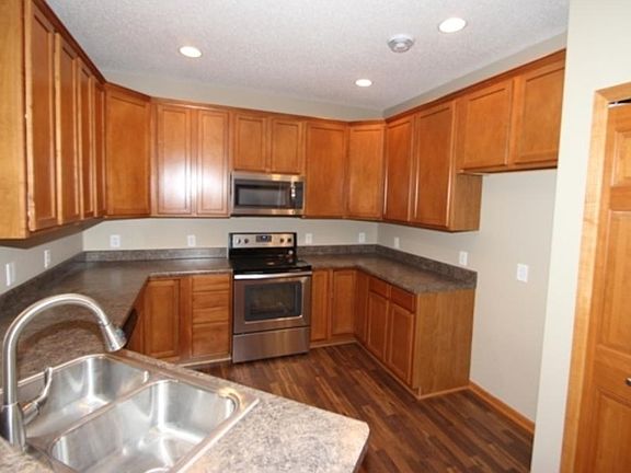 5th image of 10920 Goodhue St NE Unit C