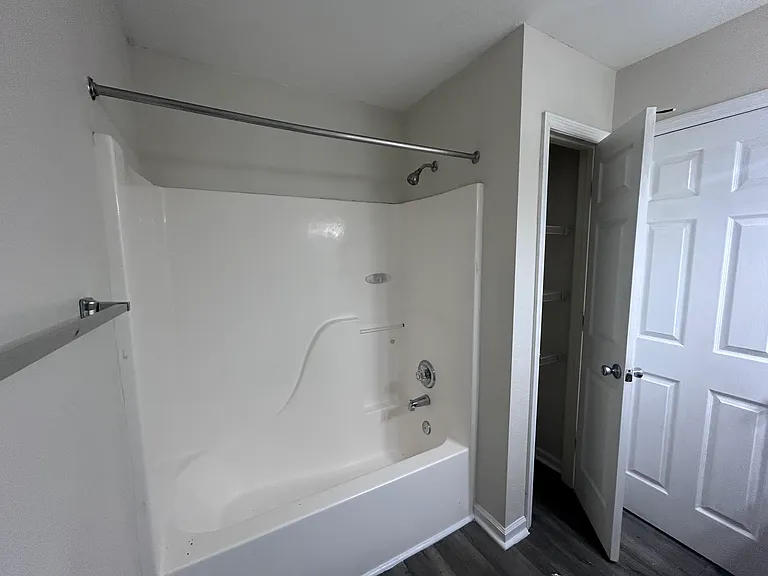 9894 Bettis Estates Ln — Photo 10