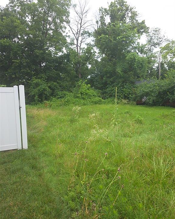 2nd image of 568 Andrews Ave