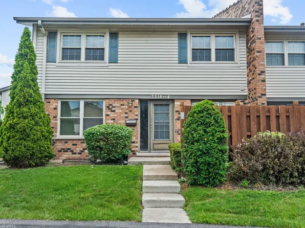 7318 Winthrop Way Unit 4, Downers Grove, IL 60516