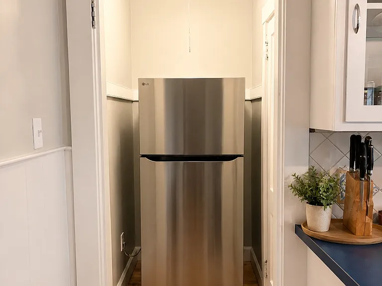 332 Belmont St #2 — Photo 15