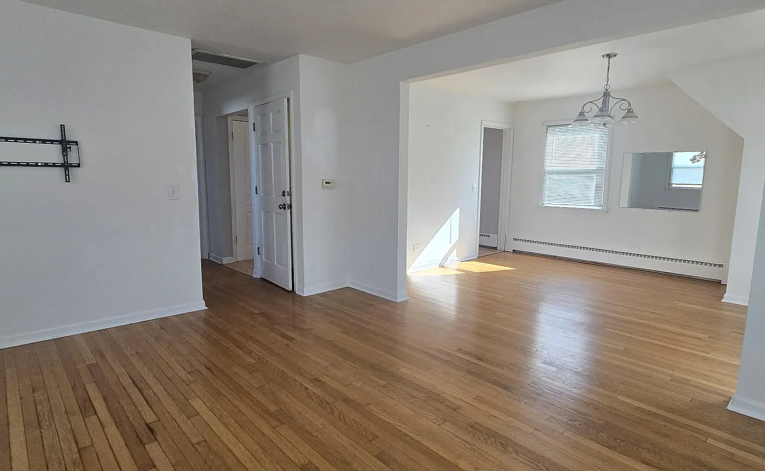 2 bed, 1200 sqft, $1,900 — Photo 3