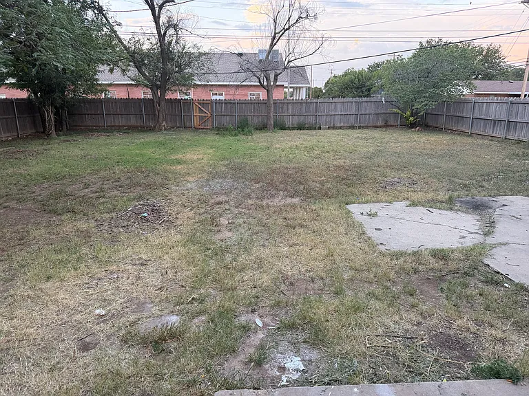 5225 Floyd Ave — Photo 12