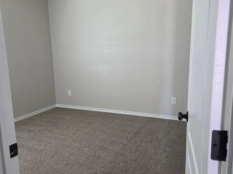 7715 Silicon Dr — Photo 10