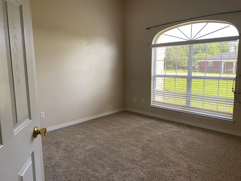 353 Peggy Dr — Photo 15