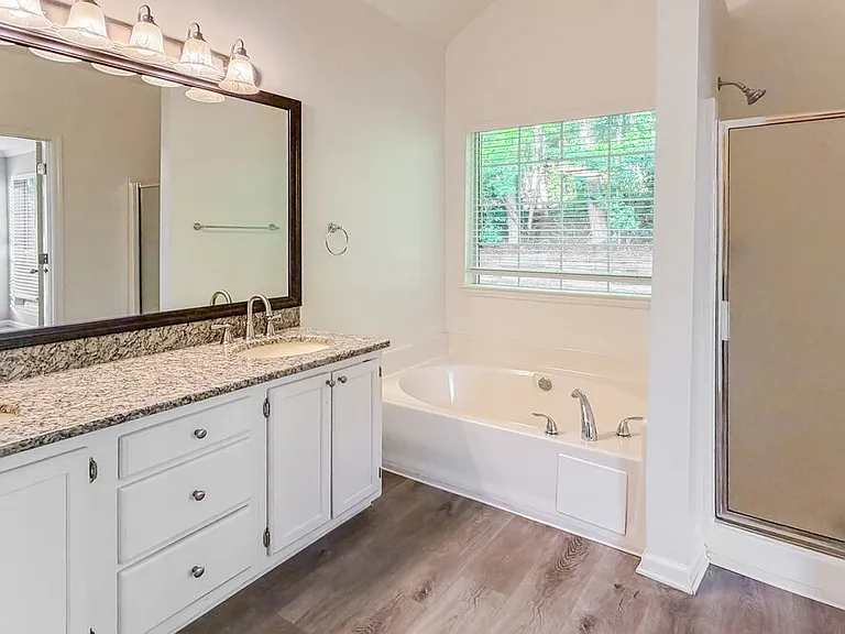 520 Brooksdale Dr — Photo 10